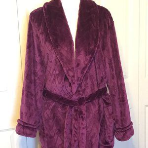 Noire Jasmin Rose Plush Bathrobe ~ NWOT ~ Size L/XL